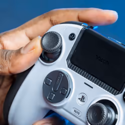 NACON Revolution 5 Pro Nero, Bianco Bluetooth/RF/USB Gamepad Analogico/Digitale PC, PlayStation 4, PlayStation 5 - Vista aggiuntiva 4