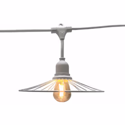 Stringa di luci E27 collegabile: Chic White Light Connectable è una stringa di luci con lampadine a filamento E27 dotate di g ...