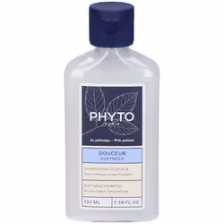 Phyto Shampoo Lenitivo Delicato è ideale per il lavaggio quotidiano per tutta la famiglia. Riequilibra e protegge il cuoio ca ...