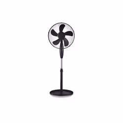 Ventilatore a piantana (da terra) realizzato in materiale plastico di colore nero. Base rotonda antiscivolo che permette di a ...
