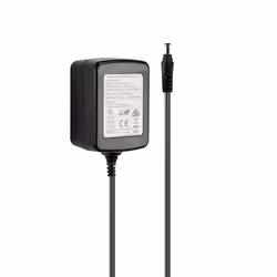 Lindy 73826 adattatore e invertitore Interno 30 W Nero