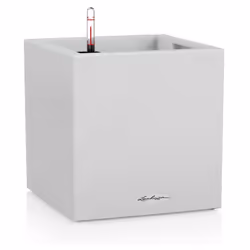 Il design essenziale di CANTO Stone Low lo rendono un complemento d'arredo discreto ma ad effetto. Il sistema di autoirrigazi ...