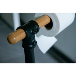 WENKO Set per WC Forli, include portarotolo e spazzolino WC, Nero, Acciaio nero, Bambù naturale