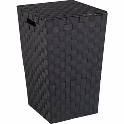 Il cesto per la biancheria nero Adria si presenta con un nuovo look quadrato e un'intrecciatura in plastica di alta qualità.  ...