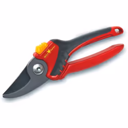La gamma di attrezzi da giardino è ampia e variegata e le Cesoie by-pass Wolf Garten RR 2500 Comfort Plus sono l'ideale per p ...