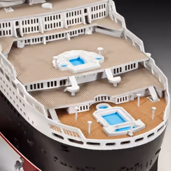 Revell Queen Mary 2 Modello di nave passeggeri Kit di montaggio 1:700 - Vista aggiuntiva 5