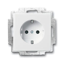 Busch-Jaeger 2013-0-5294 presa energia CEE 7/3 Bianco