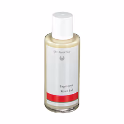 Il Bagnolatte armonizzante con estratti di rosa Dr. Hauschka, olio di mandorla e jojoba è ideale per un bagno rilassante e nu ...