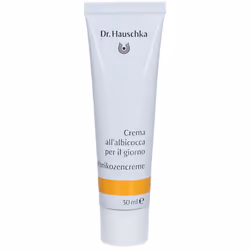 La Crema all'albicocca per il giorno Dr Hauschka idrata e nutre la pelle, donando luminosità e protezione grazie agli estratt ...