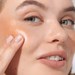 Dr. Hauschka Lip to Cheek cipria 6,1 g 04 Gold Crema - Vista aggiuntiva 6