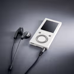 Intenso Lettore MP3 Video Scooter BT 64 GB – Bluetooth 5.0, display LCD da 1,8", USB-C, lettore di schede microSD, autonomia 18 ore, lettore musicale e video, bianco - Vista aggiuntiva 6