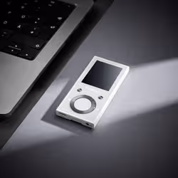 Intenso Lettore MP3 Video Scooter BT 64 GB – Bluetooth 5.0, display LCD da 1,8", USB-C, lettore di schede microSD, autonomia 18 ore, lettore musicale e video, bianco - Vista aggiuntiva 8
