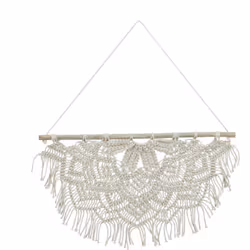 Porta in casa un tocco di stile Bohemian con questo macramè da parete decorativo color crema. La tradizionale tecnica di anno ...