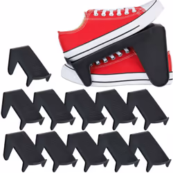 I pratici impilatori di scarpe in un set da 12 portano ordine nel caos della tua scarpiera o armadio. Le scarpe possono esser ...