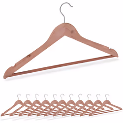 Con il set da 12 grucce potrai creare un look uniforme nel tuo armadio. Le robuste grucce in legno sono adatte per appendere ...