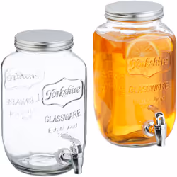 Con questo pratico set di 2 dispenser in vetro per bevande, puoi servire succhi fatti in casa, cocktail o acqua in modo elega ...