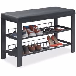 In corridoio, in soggiorno o in camera da letto: la panca per scarpe si inserisce con discrezione in ogni ambiente. L'imbotti ...