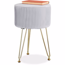 Questo elegante sgabello imbottito con rivestimento in velluto è un grande elemento di arredo per chi ama lo stile Art Decò e ...