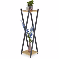 Presenta le tue piante e fiori su questo bellissimo tavolino alto dall'aspetto scandinavo. Realizzato in aspetto legno in com ...