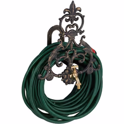 Il porta tubo in design antico è un pratico aiuto per il giardino. Arrotolate il vostro tubo per recuperare spazio e, al biso ...