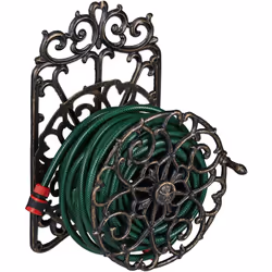 Questo supporto porta tubo è un comodo accessorio da giardino. Arrotolate il vostro tubo per recuperare spazio e, al bisogno, ...