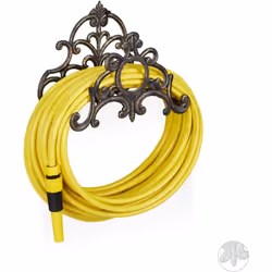 Il porta tubo in design antico è un pratico aiuto per il giardino. Arrotola il tubo per recuperare spazio e, al bisogno, srot ...