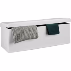 Nel capiente contenitore del pouf c’è posto per cuscini, riviste, giocattoli e tanto altro. Il pouf a cubo si piega e si cons ...