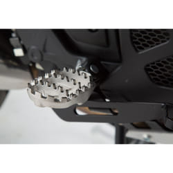 Kit poggiapiedi SW-Motech ION - Vari modelli Honda, Suzuki, KTM, nero-argento