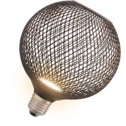 OSRAM DECOR LED FLAT GLOBE è una lampada piatta rotonda da 3,5W, 300lm/2700K, in bianco caldo 827, satinata, in plastica nera, con filettatura E27,