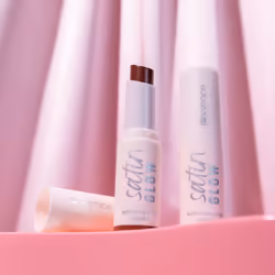 Essence Satin Glow 3,5 g 05 Chai There! Crema (colore) - Vista aggiuntiva 8