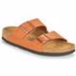 Sandalo Birkenstock Arizona Ginger con due cinturini regolabili e soletta in sughero.