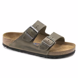 Sandalo unisex Arizona di Birkenstock in pelle nubuck oliata, confortevole e dal design classico.