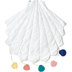 Beliani - Tappeto moderno per bambini a forma di conchiglia trapuntata in cotone 110 x 110 cm Accessorio per la cameretta Bianco Kadmea