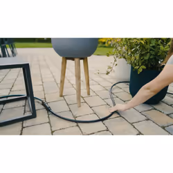 Il tubo di linea Flex 13 mm (1/2") lungo 50 m di GARDENA è il tubo di alimentazione principale del Micro-Drip-System. L'esclu ...