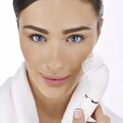 Braun FaceSpa Face Spa Depilatore Donna Epilatore Viso, Accessori Inclusi, Con Spazzola Pulizia Viso, 100% impermeabile, Idea Regalo, 810 Bianco - Vista aggiuntiva 6