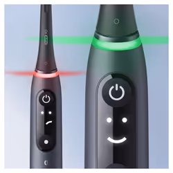 Oral-B iO 7n Spazzolino Elettrico Ricaricabile Nero Esclusivo Con Tecnologia Magnetica Rivoluzionaria, Display In Bianco E Nero, 1 Testina, 1 Custodia Da Viaggio Premium, Designed By Braun - Vista aggiuntiva 8