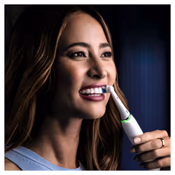 Oral-B iO Series 10 Adulto Spazzolino rotante-oscillante Bianco - Vista aggiuntiva 8