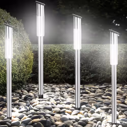Fai risplendere il tuo giardino! Con queste moderne lampade solari a LED puoi illuminare il tuo giardino. Il design innovativ ...