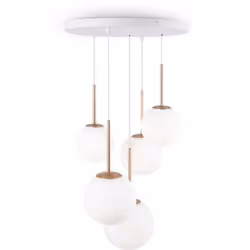Collezione Basic Form IL MINIMALISMO COME IDEA DI STILE Lampadario minimalista con una struttura in metallo bianco e oro con ...