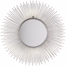 Decorativo specchio da muro in color argento. Energizza l'arredamento di qualsiasi stanza con l'aspetto incantevole di questo ...