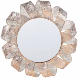 Decorativo specchio di forma tonda con cornice a pizzo. Elegante e moderno, questo specchio dona un tocco da favola a ogni st ...