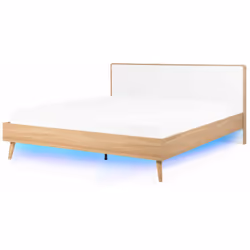 Moderno letto da un design alla moda. Porta lo stile scandinavo in casa con questo letto con rete a doghe. La stabile rete a  ...