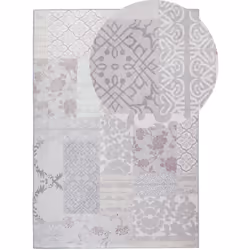 Tappeto rettangolare con varie tonalità di colore grigio. Questo tappeto porterà un tocco di eleganza al soggiorno o alla cam ...