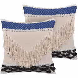 Coppia di cuscini decorativi con frange. Set di 2 cuscini decorativi che renderanno il tuo soggiorno più elegante. Sono reali ...