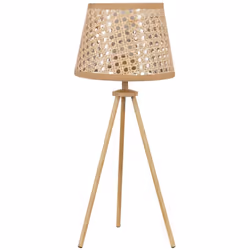 Lampada in rattan. Decora il tuo ambiente con una lampada da tavolo ispirata allo stile boho. Il prodotto è dotato di un para ...