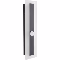 Lampada da parete esterna moderna. Illumina l'ambiente circostante con un tocco di raffinatezza grazie a questa lampada da pa ...