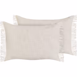 Set di cuscini con frange. Aggiungi un tocco accogliente al tuo spazio living con questo set di due cuscini decorativi. Reali ...