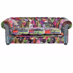 Divano stile Chesterfield vintage in tessuto multicolore. Questo divano a 3 posti in stile Chesterfield si adatta a interni d ...