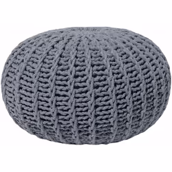 Moderno poggiapiedi sferico. Apri le porte alla classe e all'eleganza con questo prezioso e versatile pouf. Realizzato in sof ...