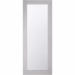 Elegante specchio da muro con cornice argentata. Lo specchio presentato unisce la praticità e il design senzatempo. La decora ...